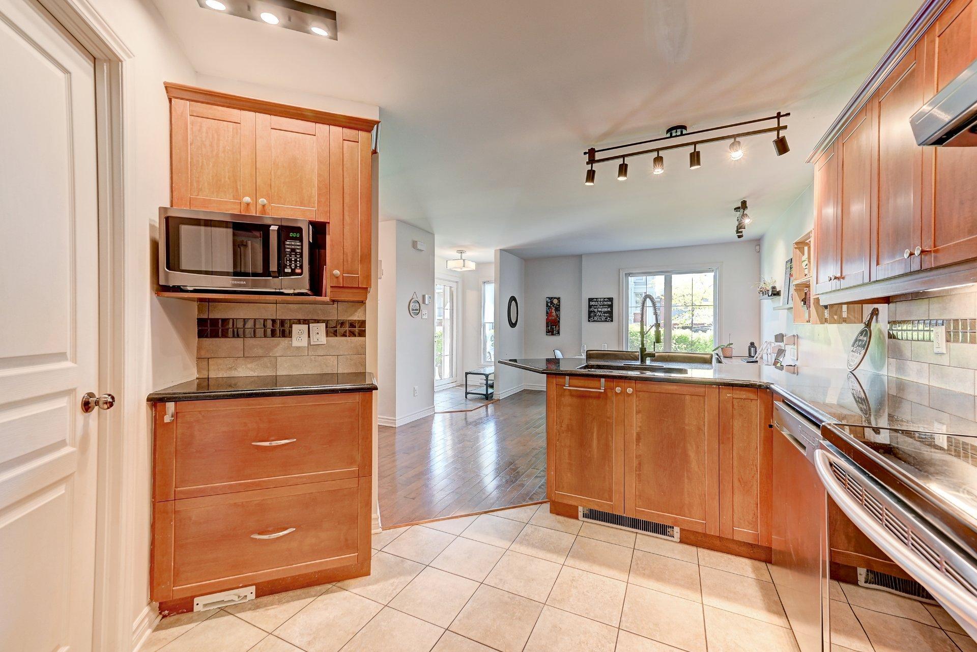 









638


Rue des Sureaux

, 2,
Boucherville,




QC
J4B0J4

