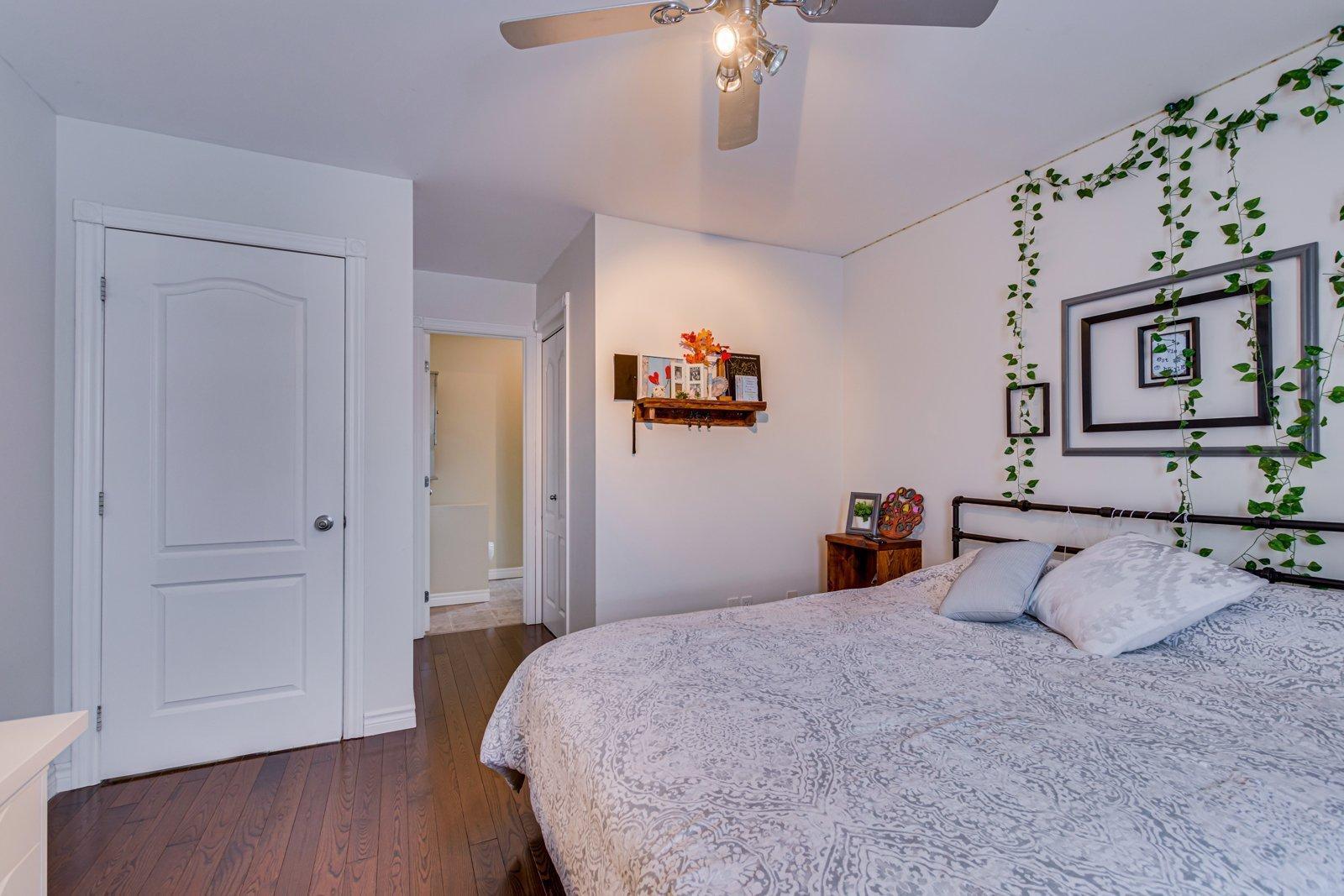 









24


Rue de Fermont

,
Gatineau (Gatineau),




QC
J8R2E5

