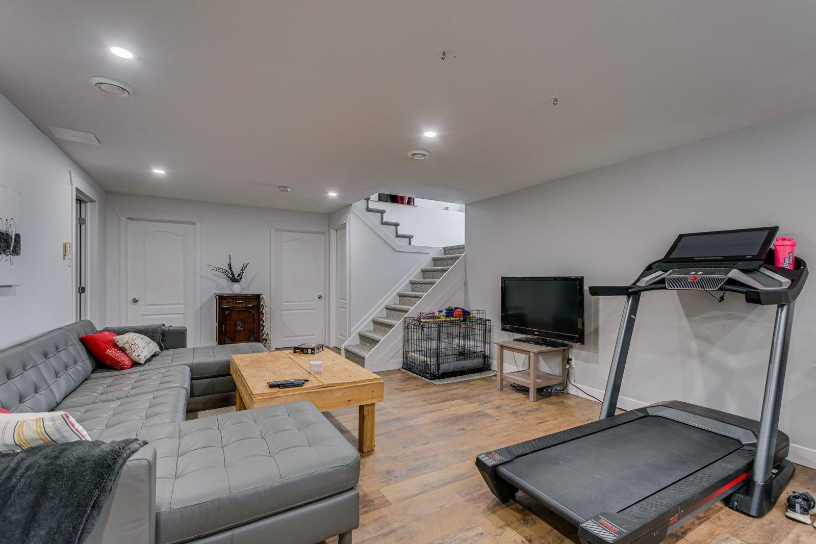 









24


Rue de Fermont

,
Gatineau (Gatineau),




QC
J8R2E5

