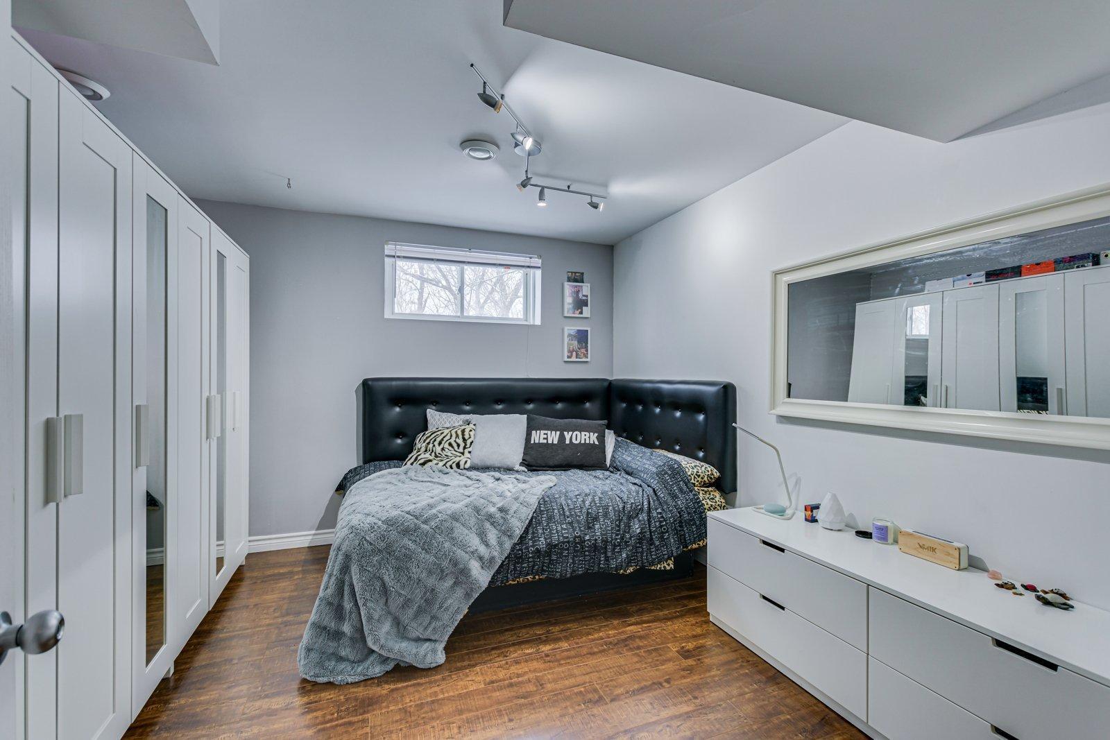 









24


Rue de Fermont

,
Gatineau (Gatineau),




QC
J8R2E5

