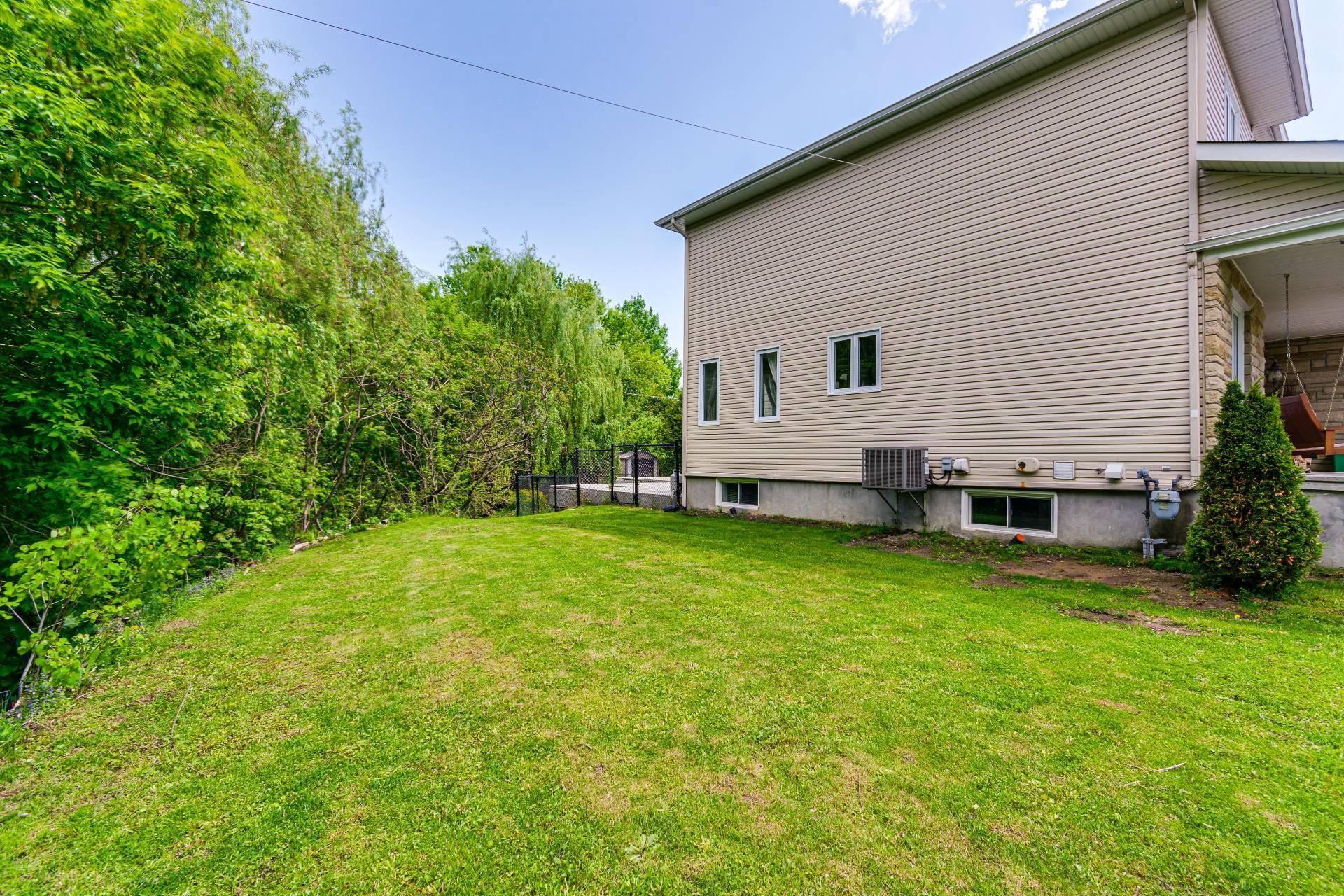 









24


Rue de Fermont

,
Gatineau (Gatineau),




QC
J8R2E5

