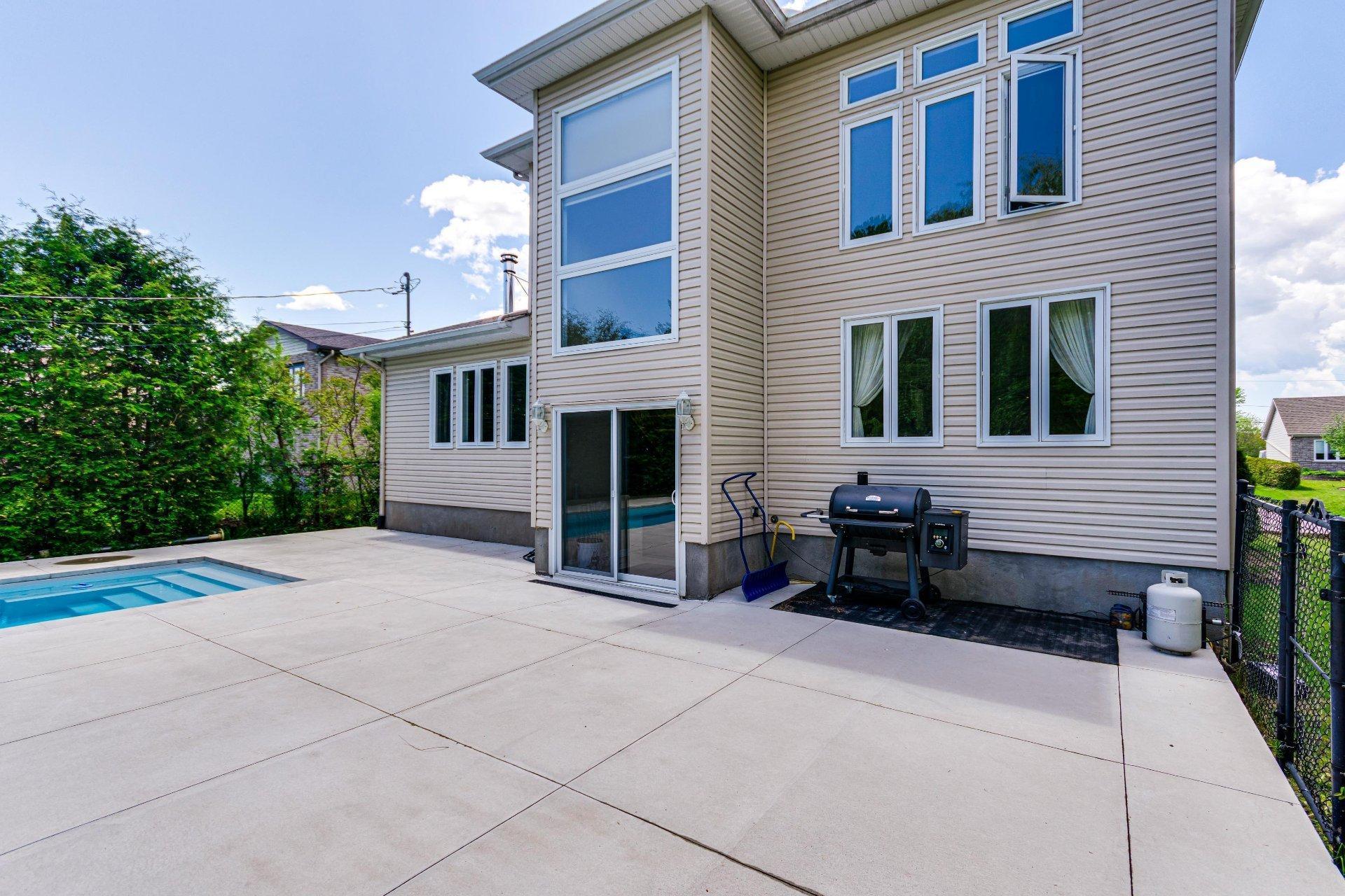 









24


Rue de Fermont

,
Gatineau (Gatineau),




QC
J8R2E5

