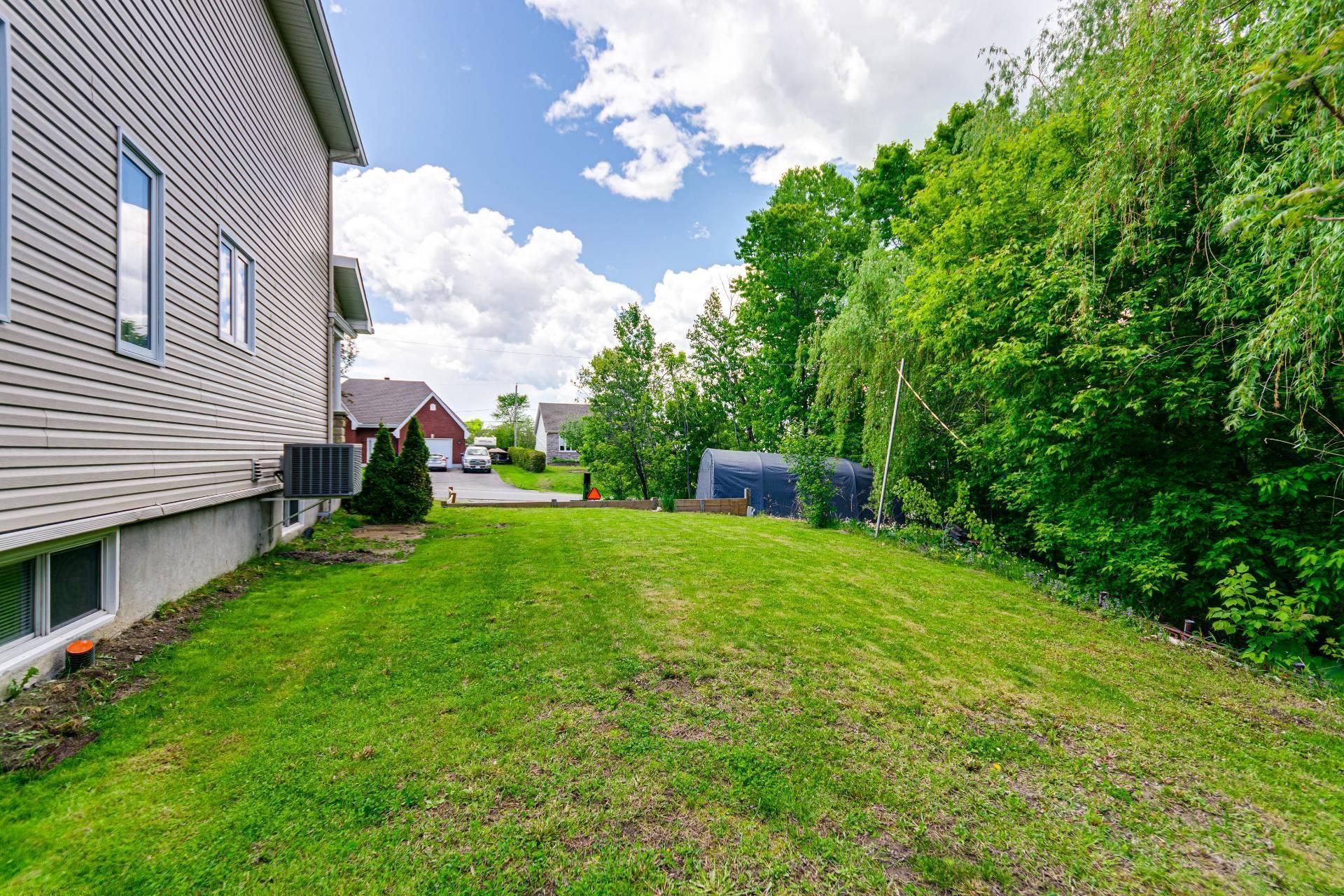 









24


Rue de Fermont

,
Gatineau (Gatineau),




QC
J8R2E5

