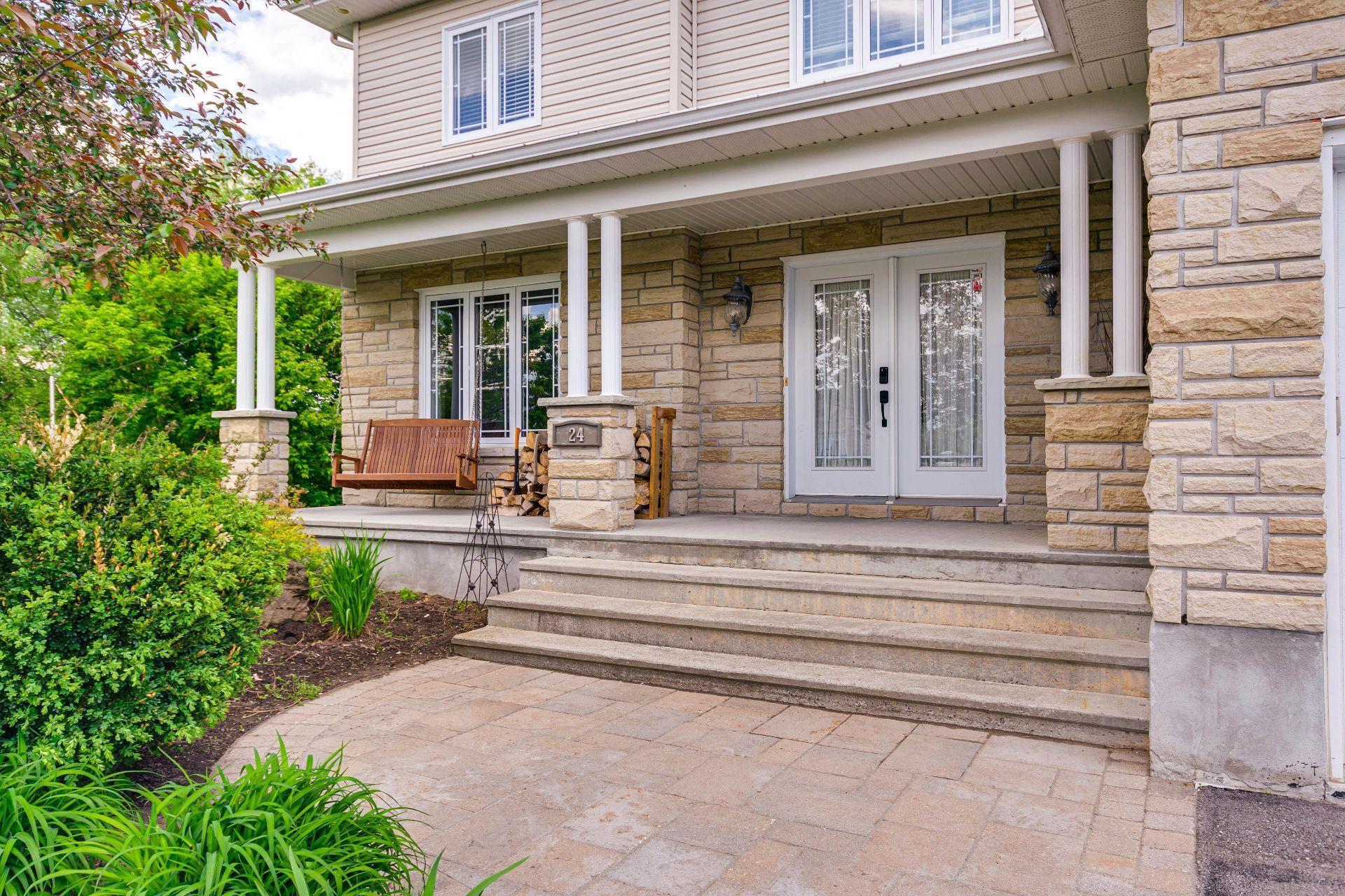 









24


Rue de Fermont

,
Gatineau (Gatineau),




QC
J8R2E5

