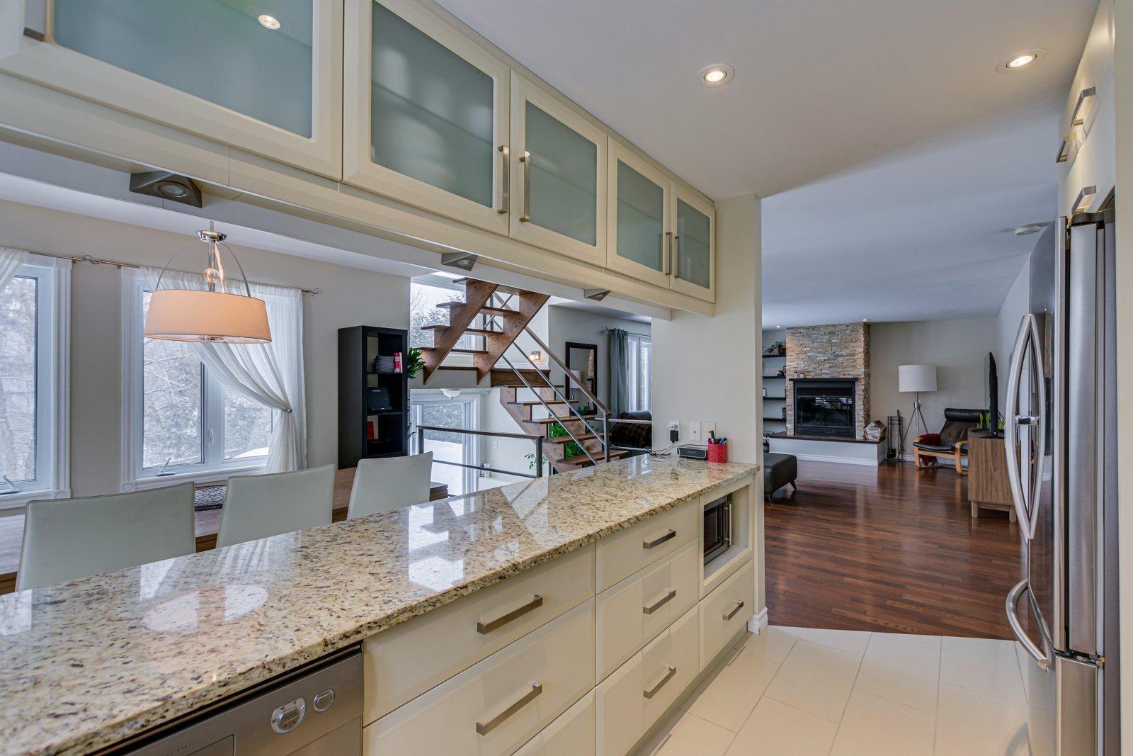 









24


Rue de Fermont

,
Gatineau (Gatineau),




QC
J8R2E5

