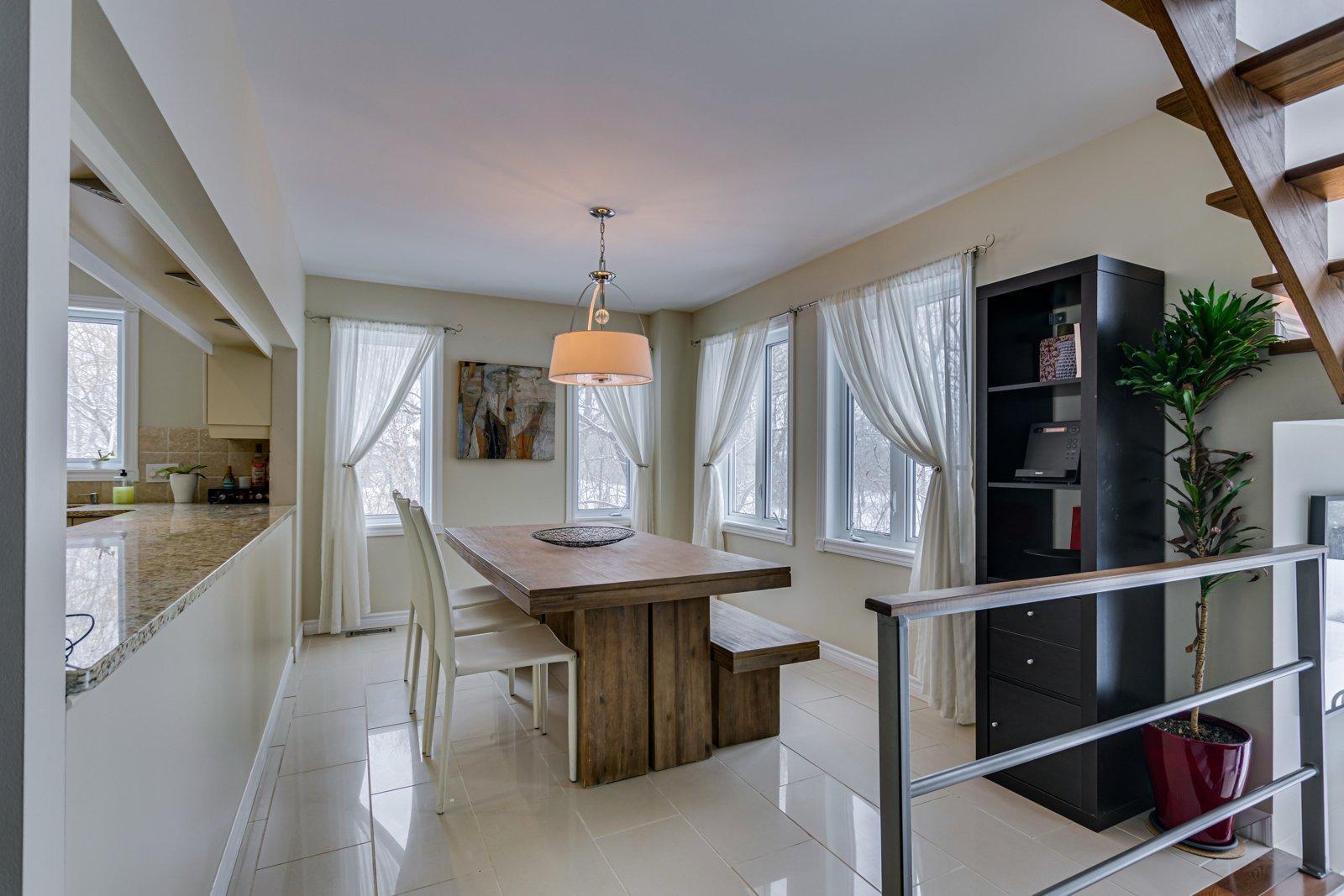 









24


Rue de Fermont

,
Gatineau (Gatineau),




QC
J8R2E5

