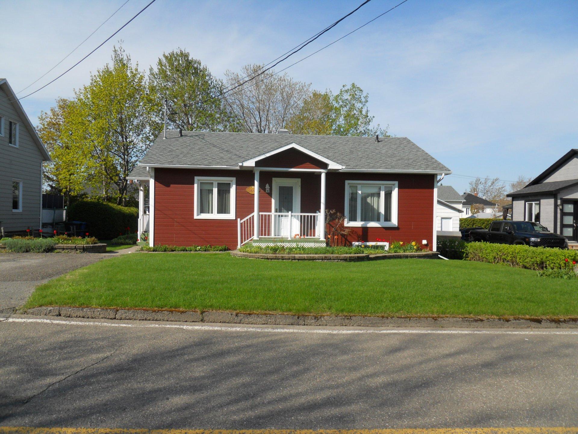 









1694


Rue Richard

,
Mont-Joli,




QC
G5H3E4

