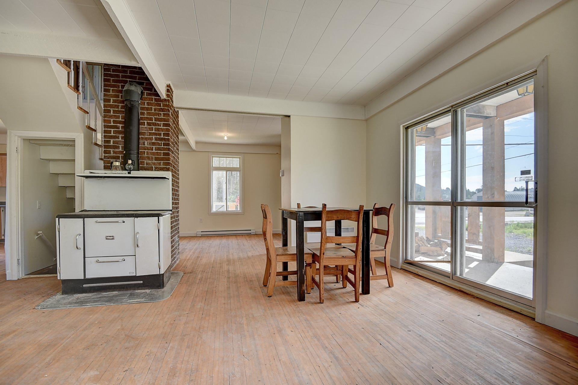 









1030


Route St-Joseph

,
Sainte-Émélie-de-l'Énergie,




QC
J0K2K0

