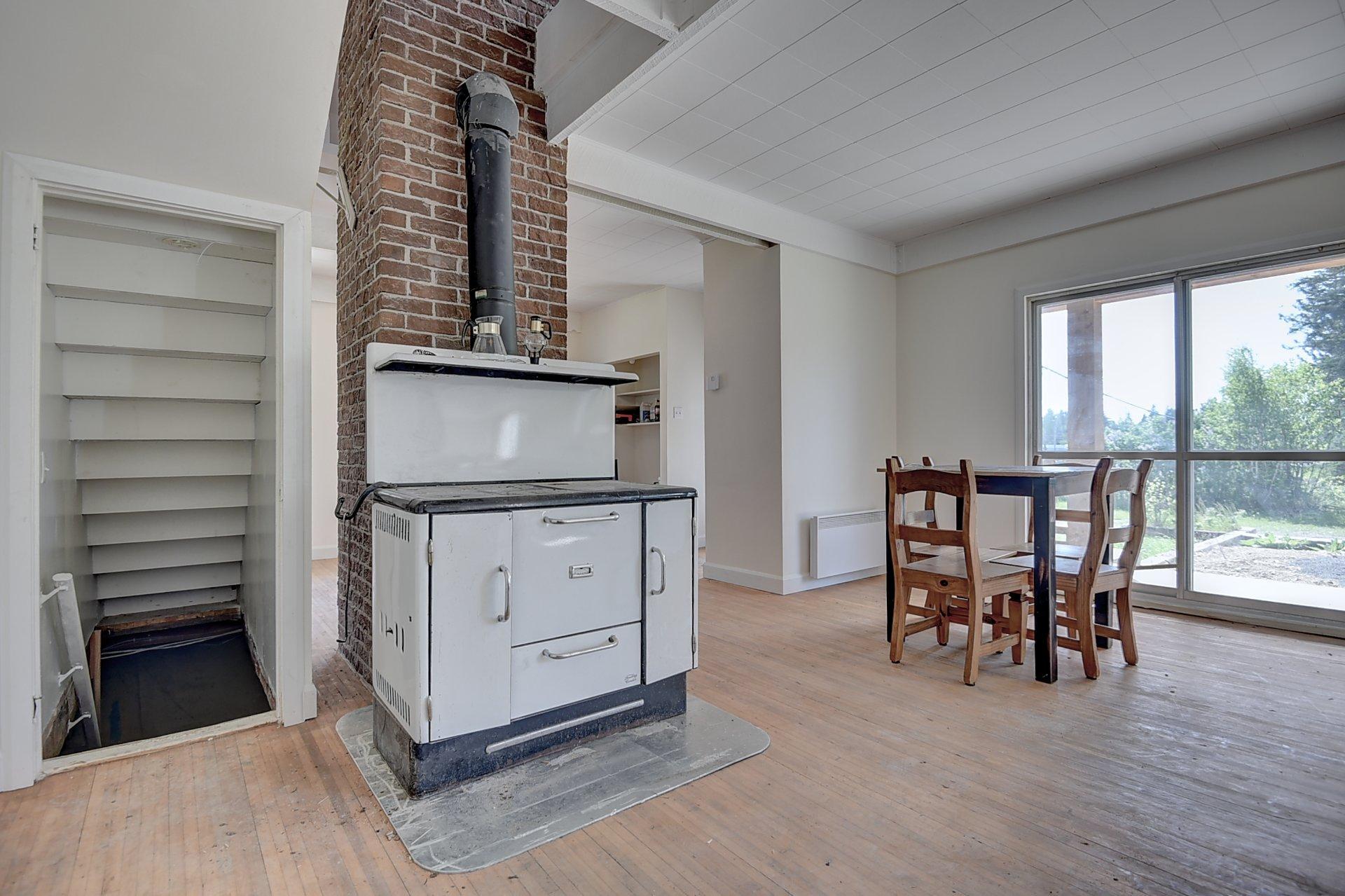 









1030


Route St-Joseph

,
Sainte-Émélie-de-l'Énergie,




QC
J0K2K0

