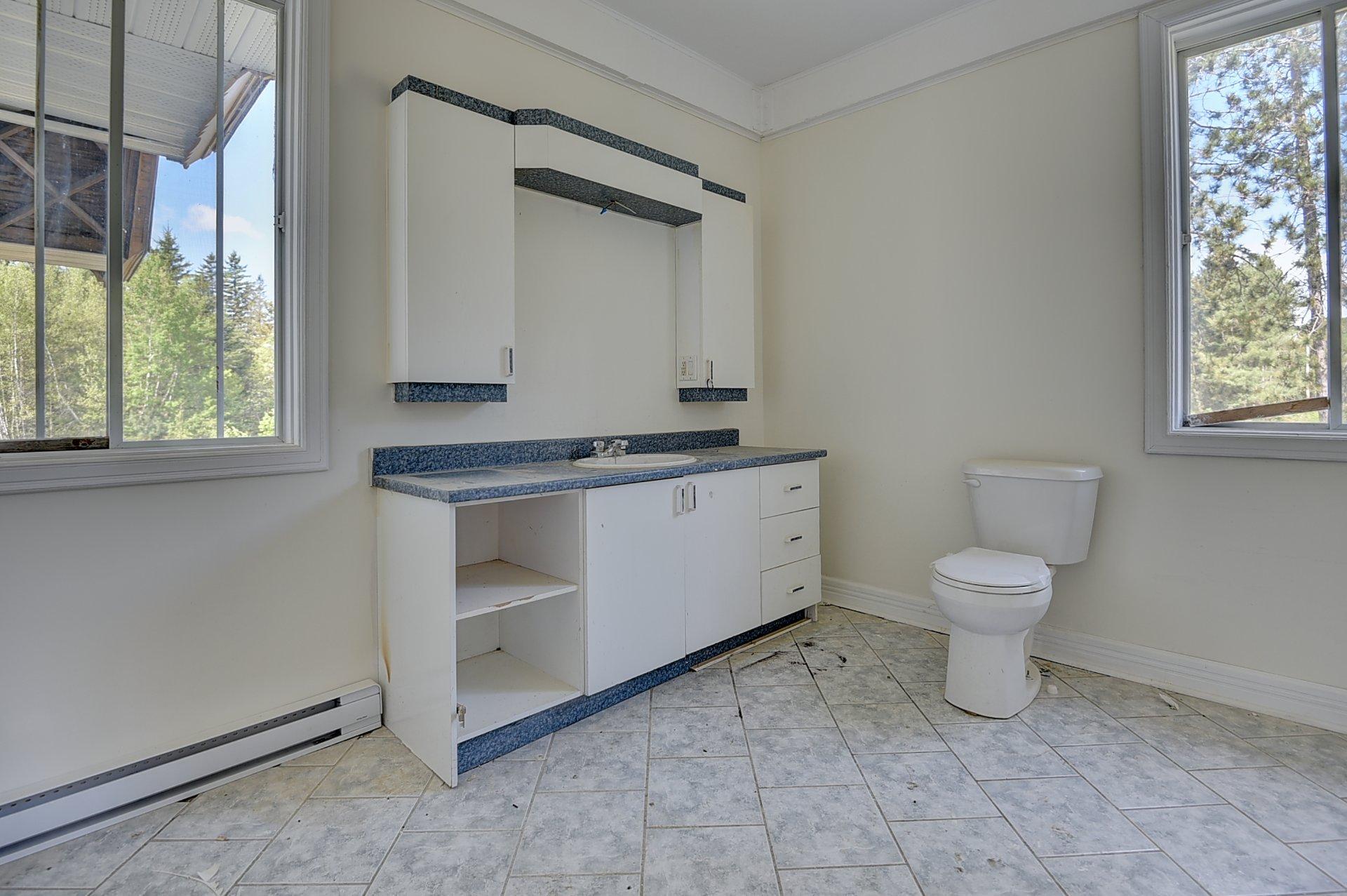 









1030


Route St-Joseph

,
Sainte-Émélie-de-l'Énergie,




QC
J0K2K0

