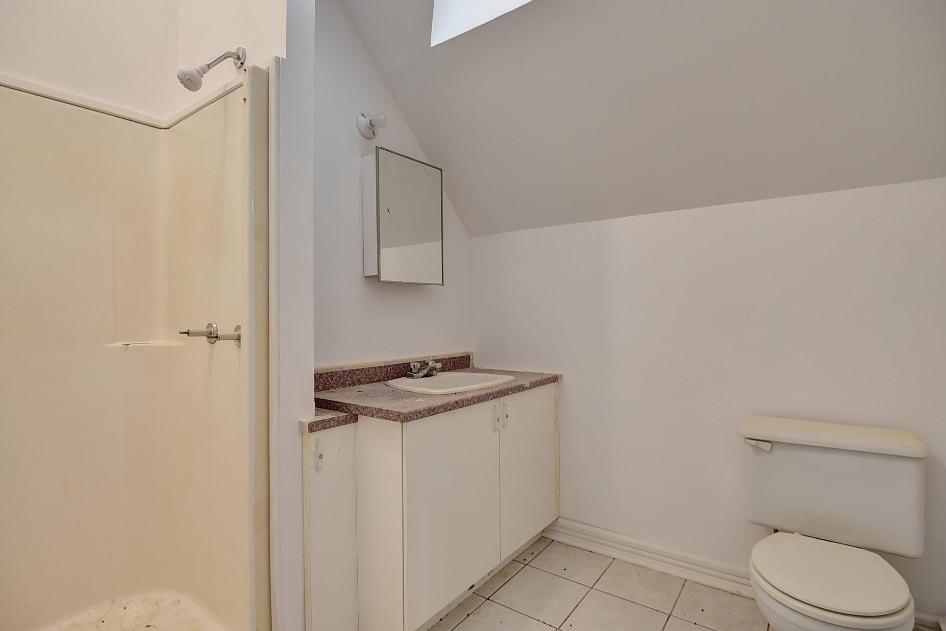 









1030


Route St-Joseph

,
Sainte-Émélie-de-l'Énergie,




QC
J0K2K0

