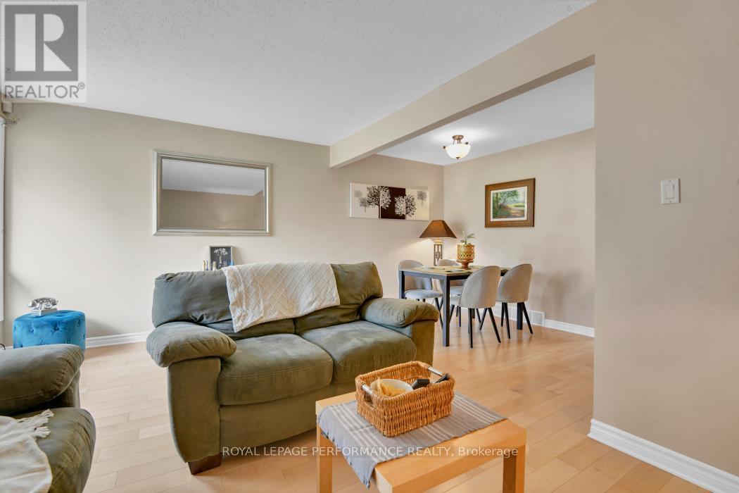 












61 - 3344 UPLANDS DRIVE

,
Ottawa,




Ontario
K1V9R9

