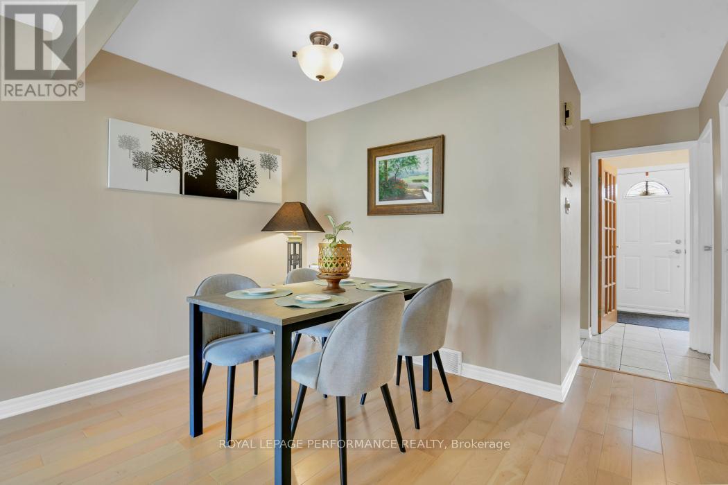 












61 - 3344 UPLANDS DRIVE

,
Ottawa,




Ontario
K1V9R9


