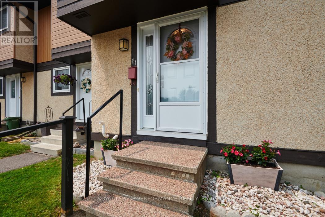 












61 - 3344 UPLANDS DRIVE

,
Ottawa,




Ontario
K1V9R9

