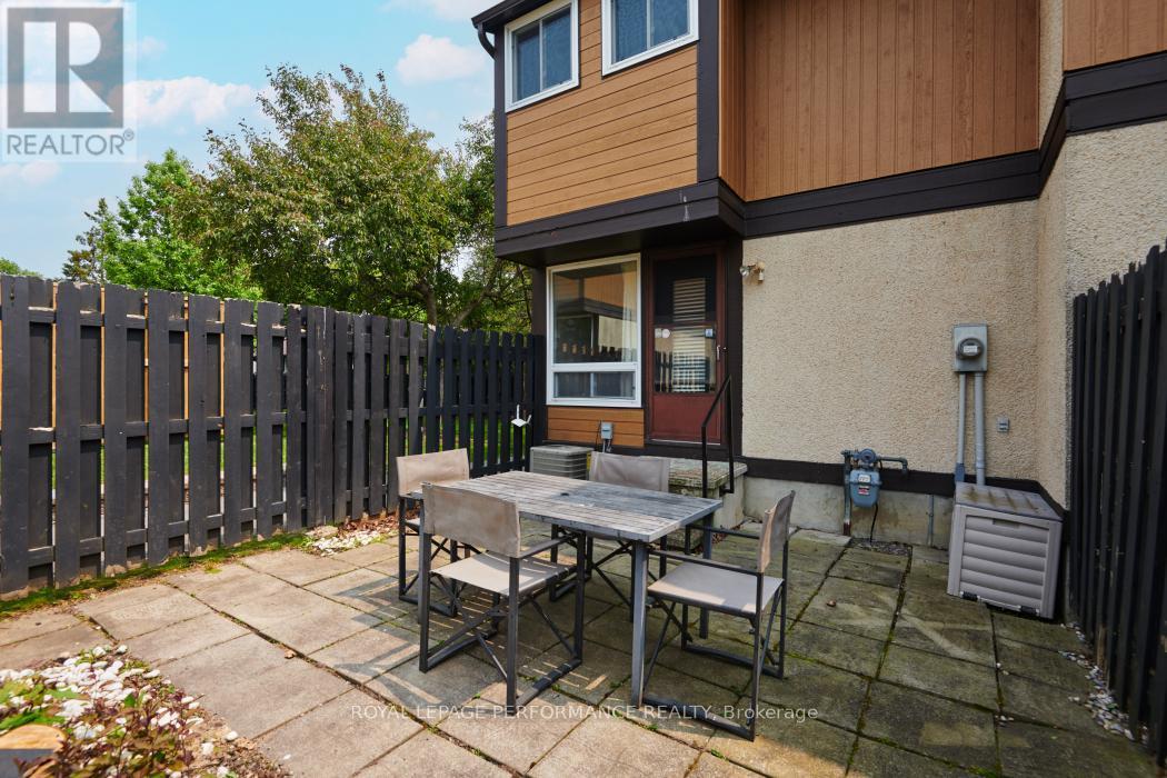 












61 - 3344 UPLANDS DRIVE

,
Ottawa,




Ontario
K1V9R9

