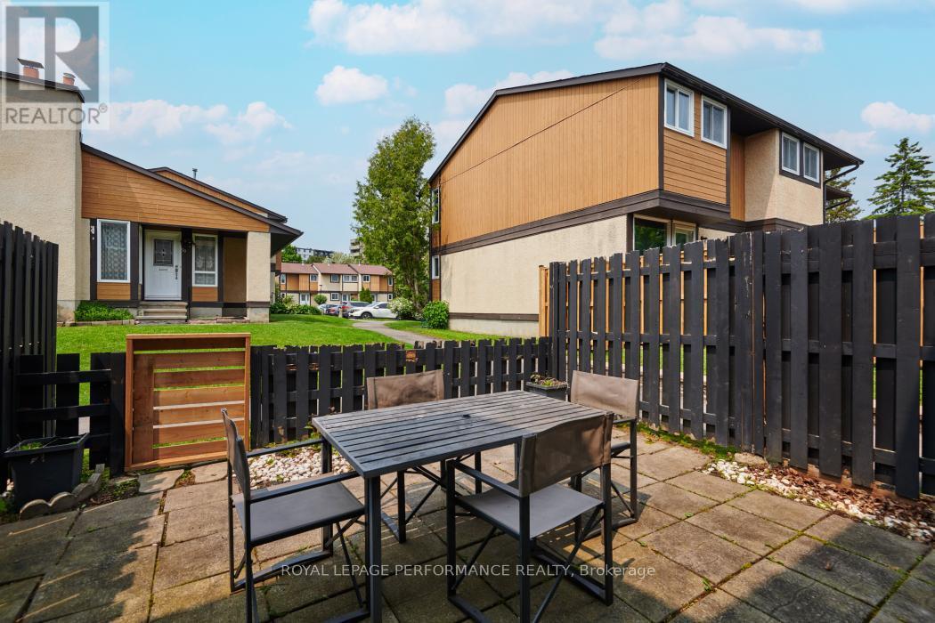












61 - 3344 UPLANDS DRIVE

,
Ottawa,




Ontario
K1V9R9

