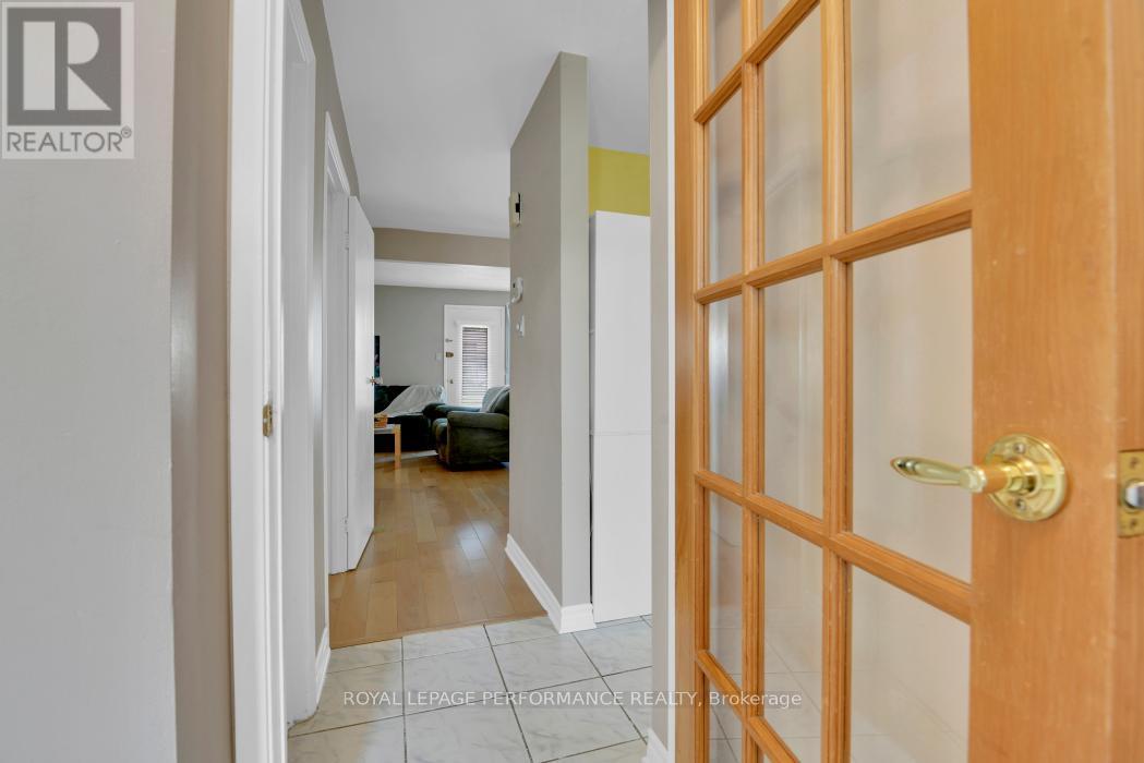 












61 - 3344 UPLANDS DRIVE

,
Ottawa,




Ontario
K1V9R9

