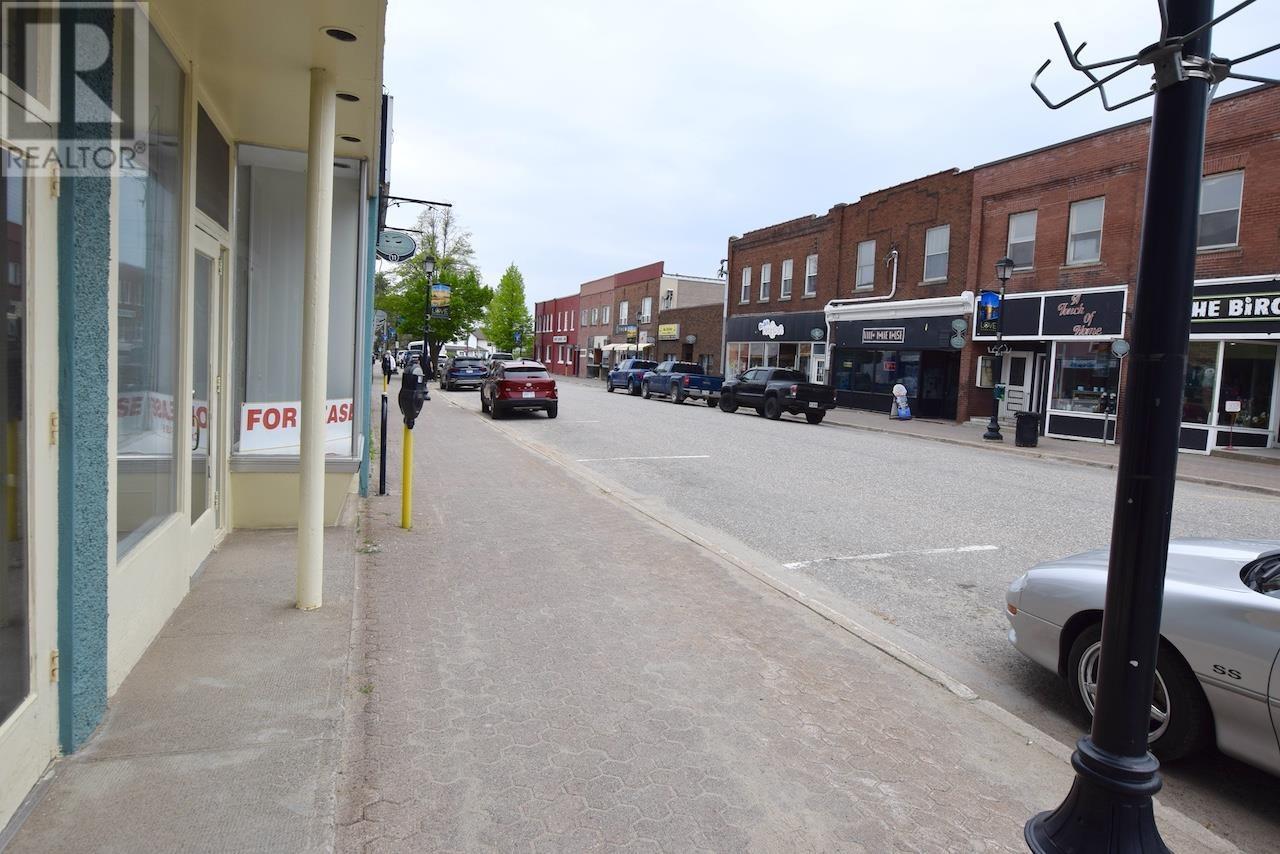 












9 Woodward AVE

,
Blind River,




Ontario
P0R1B0

