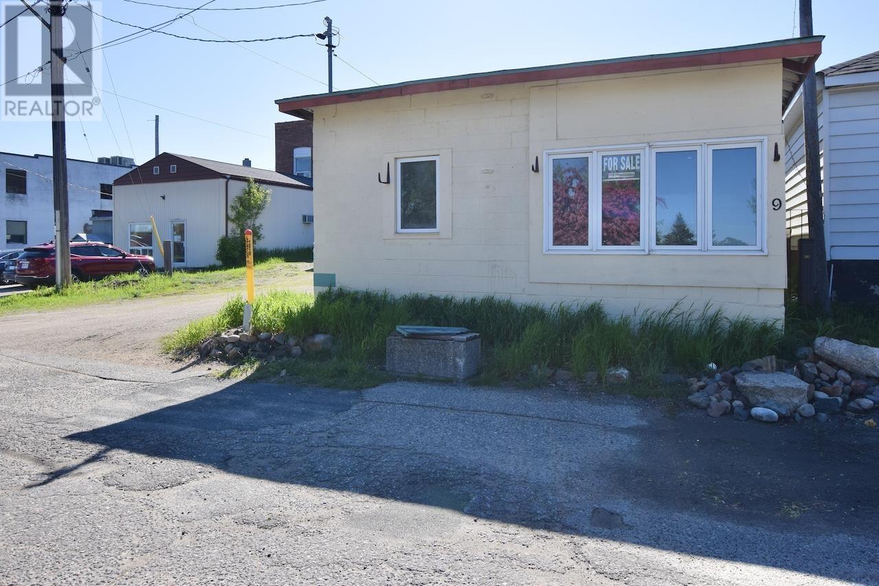 












9 Woodward AVE

,
Blind River,




Ontario
P0R1B0

