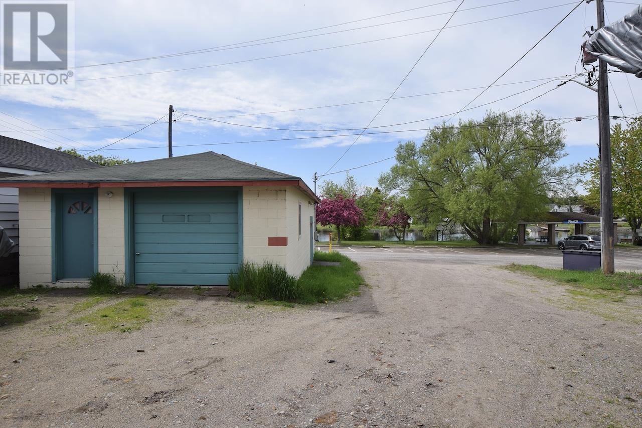 












9 Woodward AVE

,
Blind River,




Ontario
P0R1B0

