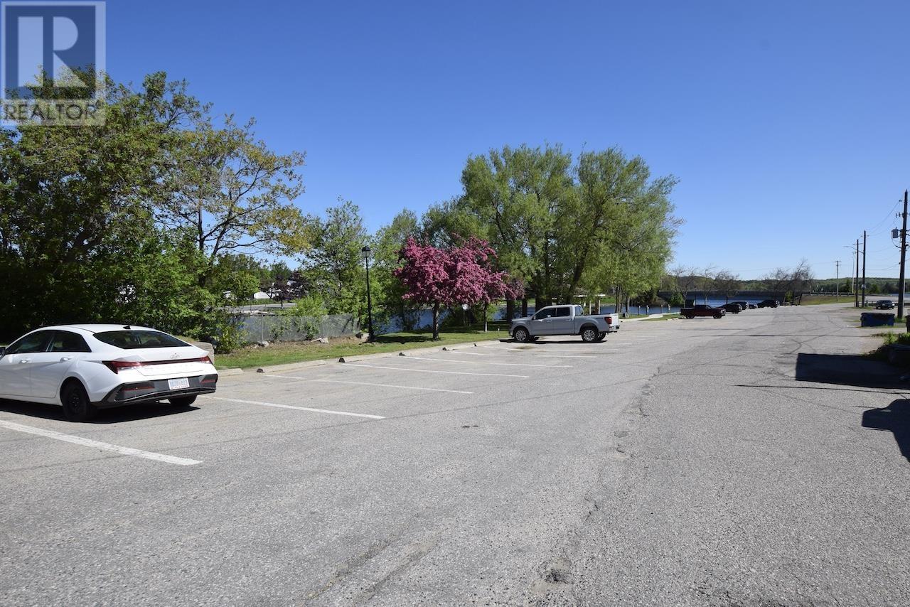 












9 Woodward AVE

,
Blind River,




Ontario
P0R1B0

