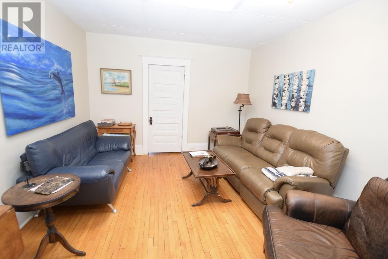 












9 Woodward AVE

,
Blind River,




Ontario
P0R1B0

