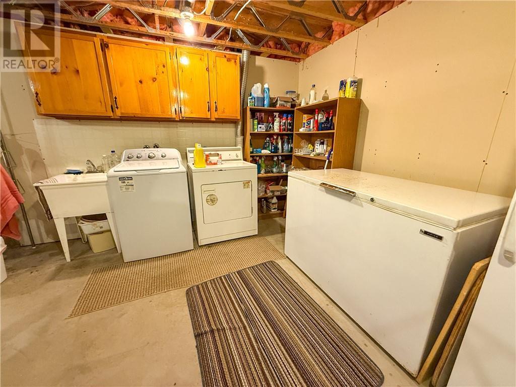 












118 Maple Drive

,
Kagawong, Manitoulin Island,




Ontario
P0P1J0

