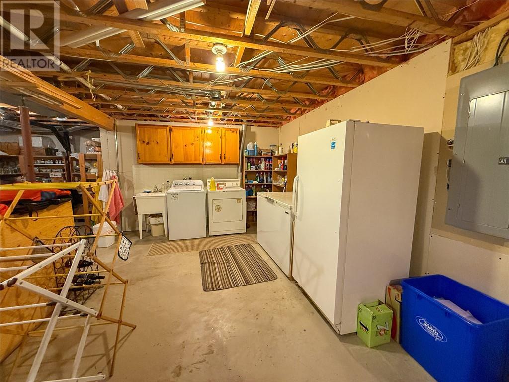 












118 Maple Drive

,
Kagawong, Manitoulin Island,




Ontario
P0P1J0

