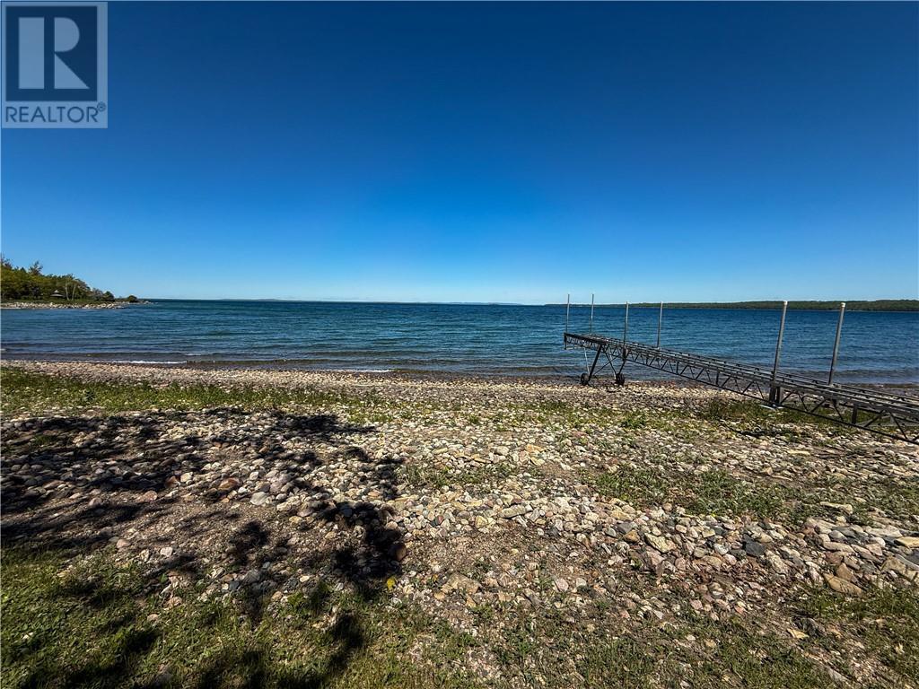 












118 Maple Drive

,
Kagawong, Manitoulin Island,




Ontario
P0P1J0

