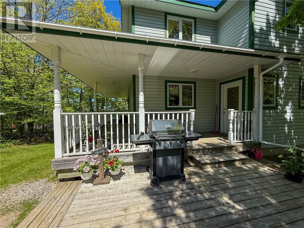 












118 Maple Drive

,
Kagawong, Manitoulin Island,




Ontario
P0P1J0

