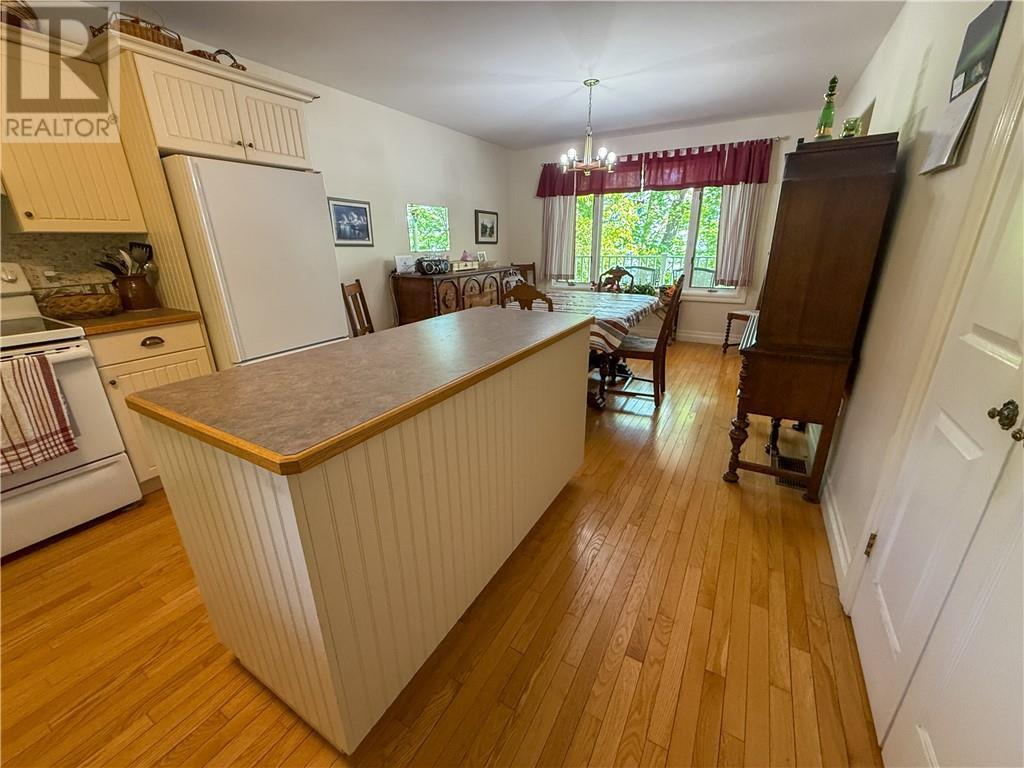 












118 Maple Drive

,
Kagawong, Manitoulin Island,




Ontario
P0P1J0

