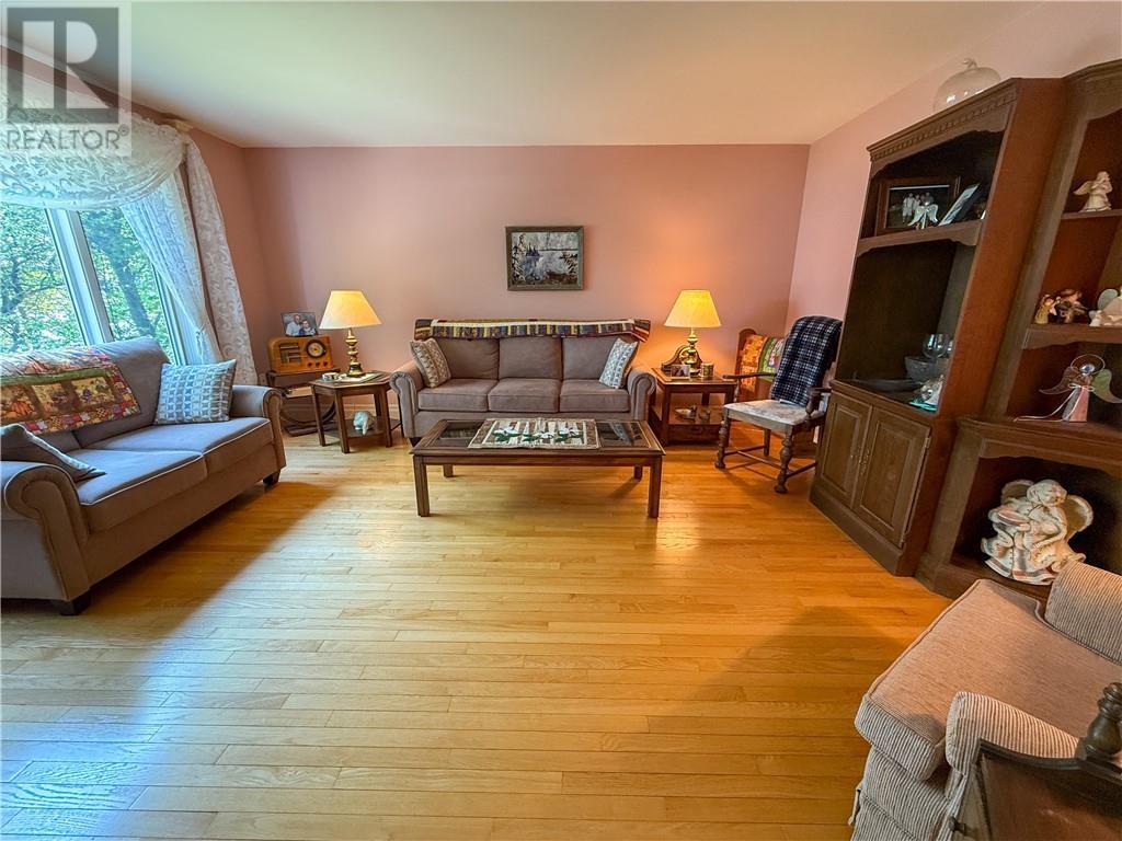 












118 Maple Drive

,
Kagawong, Manitoulin Island,




Ontario
P0P1J0


