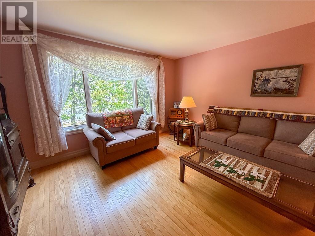 












118 Maple Drive

,
Kagawong, Manitoulin Island,




Ontario
P0P1J0

