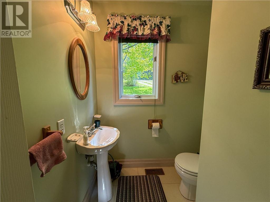 












118 Maple Drive

,
Kagawong, Manitoulin Island,




Ontario
P0P1J0

