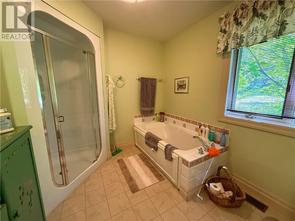 












118 Maple Drive

,
Kagawong, Manitoulin Island,




Ontario
P0P1J0

