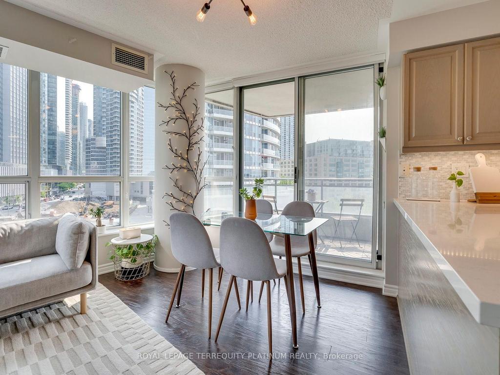 









228


Queens

Quay West, 702,
Toronto,




ON
M5J 2X1

