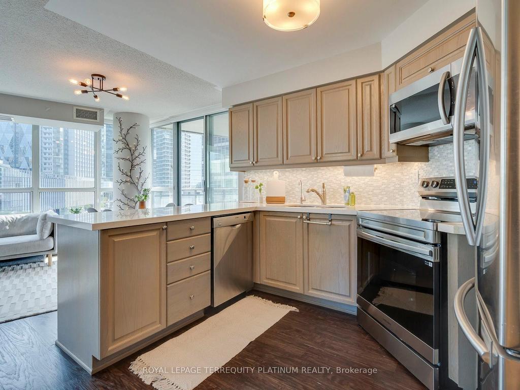 









228


Queens

Quay West, 702,
Toronto,




ON
M5J 2X1

