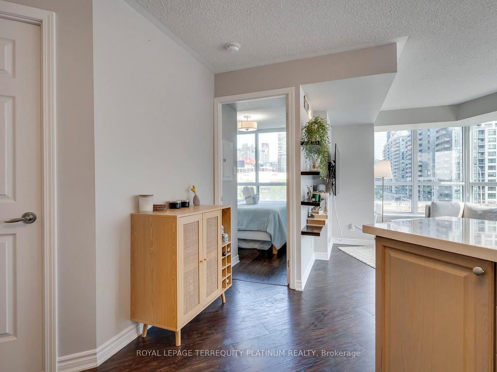 









228


Queens

Quay West, 702,
Toronto,




ON
M5J 2X1

