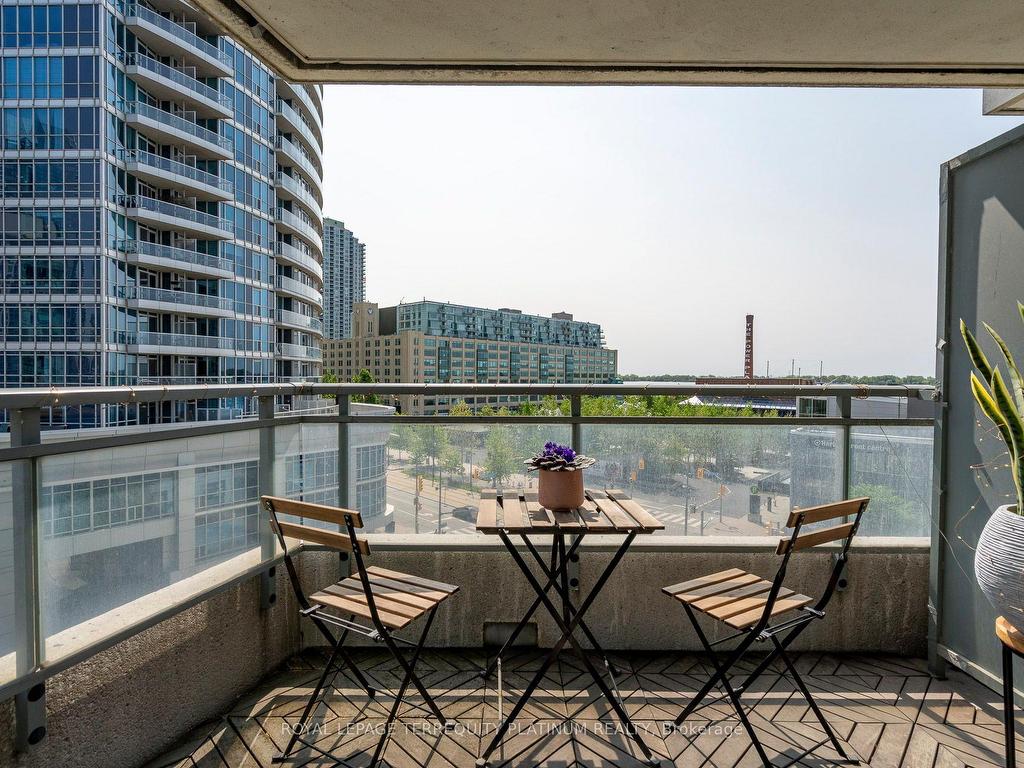 









228


Queens

Quay West, 702,
Toronto,




ON
M5J 2X1

