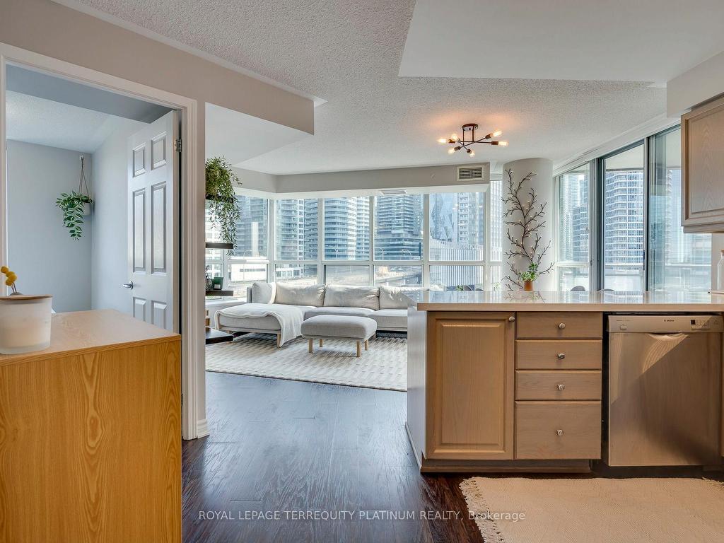 









228


Queens

Quay West, 702,
Toronto,




ON
M5J 2X1


