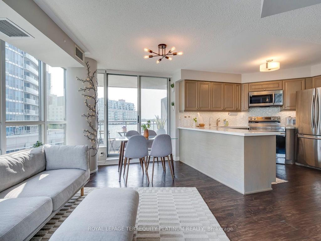 









228


Queens

Quay West, 702,
Toronto,




ON
M5J 2X1

