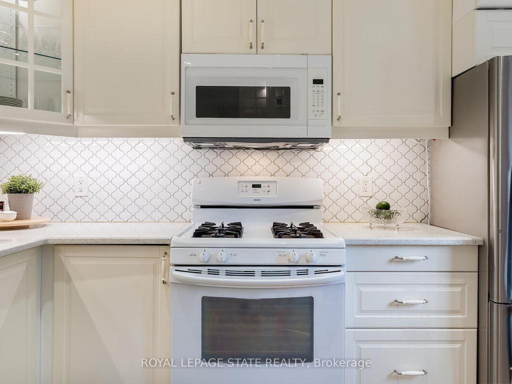 









82


Gilbert

Avenue,
Hamilton,




ON
L9G 1R4

