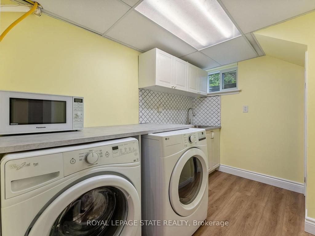 









82


Gilbert

Avenue,
Hamilton,




ON
L9G 1R4

