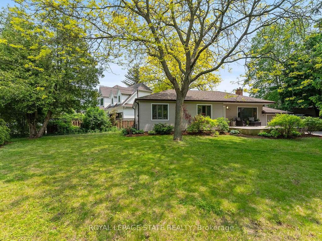 









82


Gilbert

Avenue,
Hamilton,




ON
L9G 1R4

