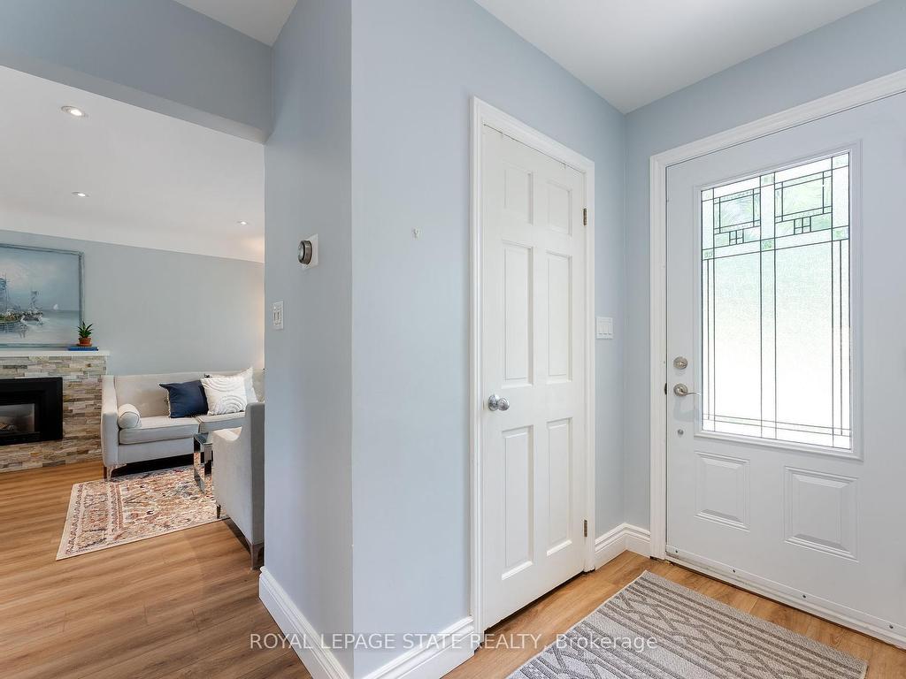 









82


Gilbert

Avenue,
Hamilton,




ON
L9G 1R4

