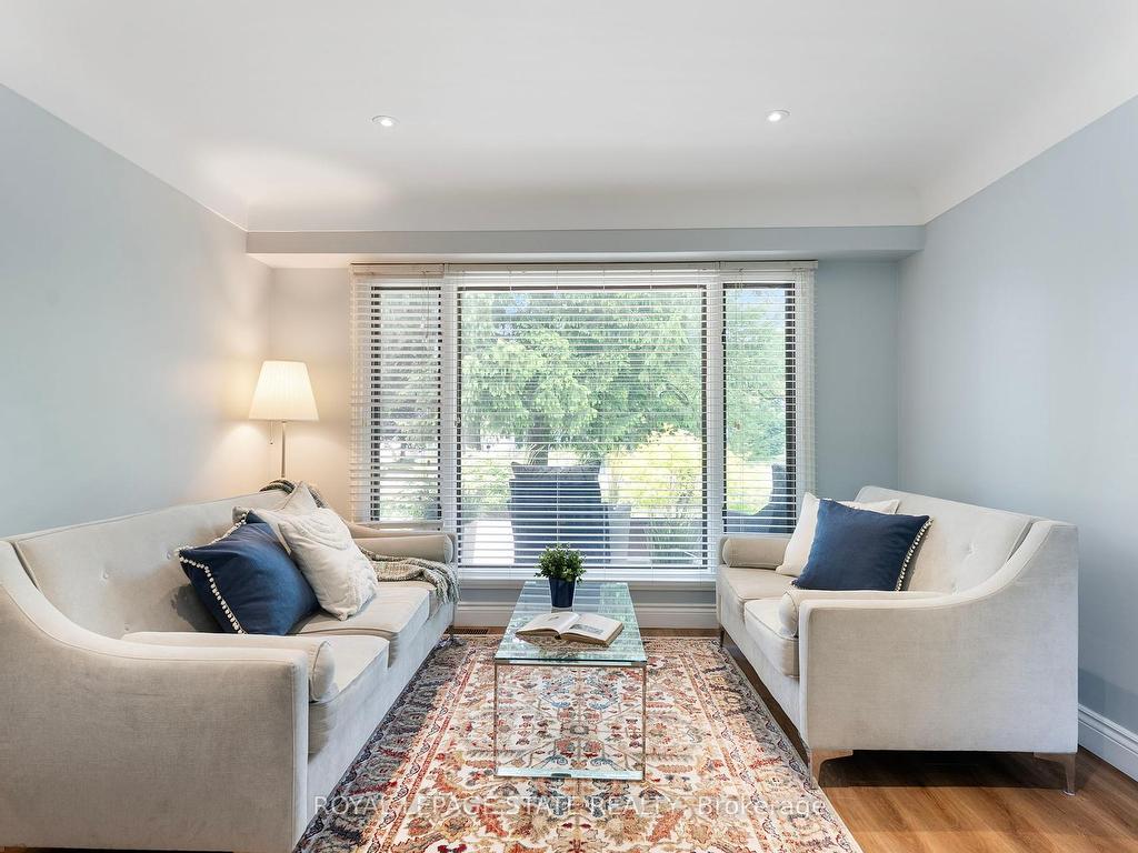 









82


Gilbert

Avenue,
Hamilton,




ON
L9G 1R4

