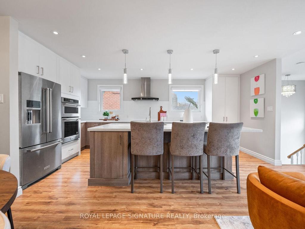 









1399


Underwood

Drive,
Mississauga,




ON
L4W 3M9

