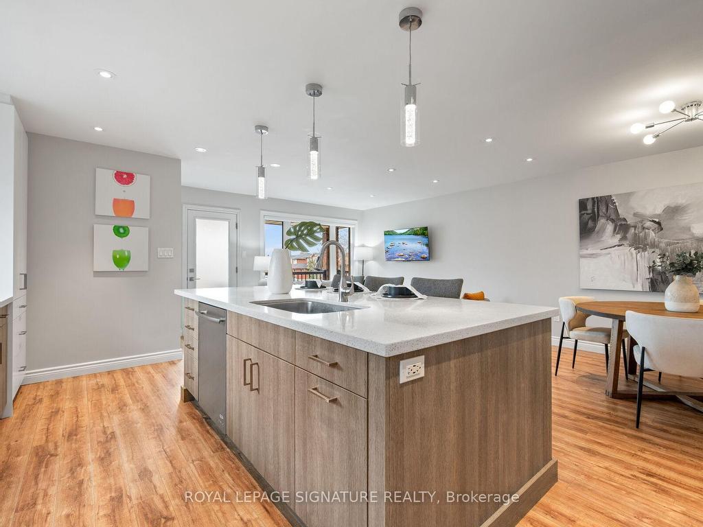 









1399


Underwood

Drive,
Mississauga,




ON
L4W 3M9

