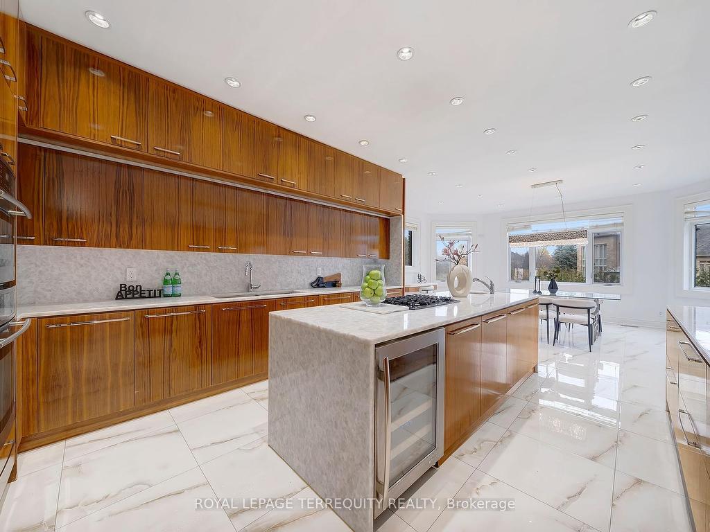 









166


Arnold

Avenue,
Vaughan,




ON
L4J 1B7


