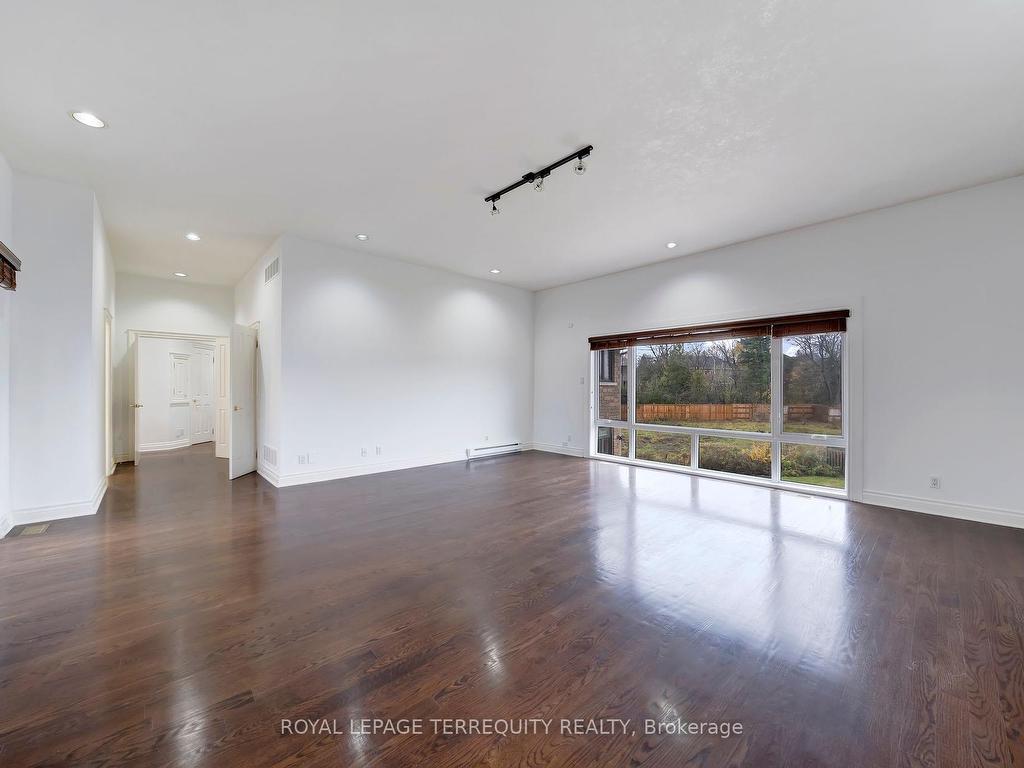 









166


Arnold

Avenue,
Vaughan,




ON
L4J 1B7

